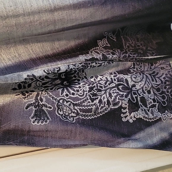 World Unity embellished top - Picture 3 of 7